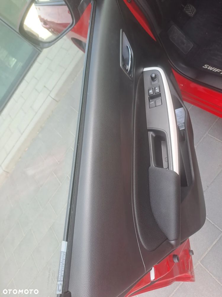 Suzuki Swift 1.2 Dualjet SHVS Premium Plus - 5