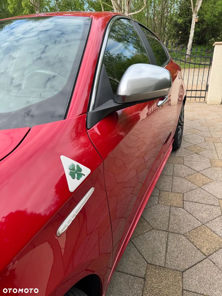 Alfa Romeo Giulietta ver-1750-tbi-quadrifoglio-verde - 9