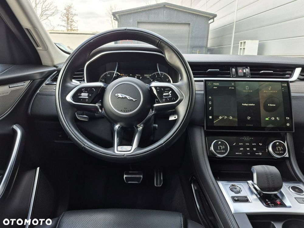 Jaguar F-Pace P250 AWD SE - 29
