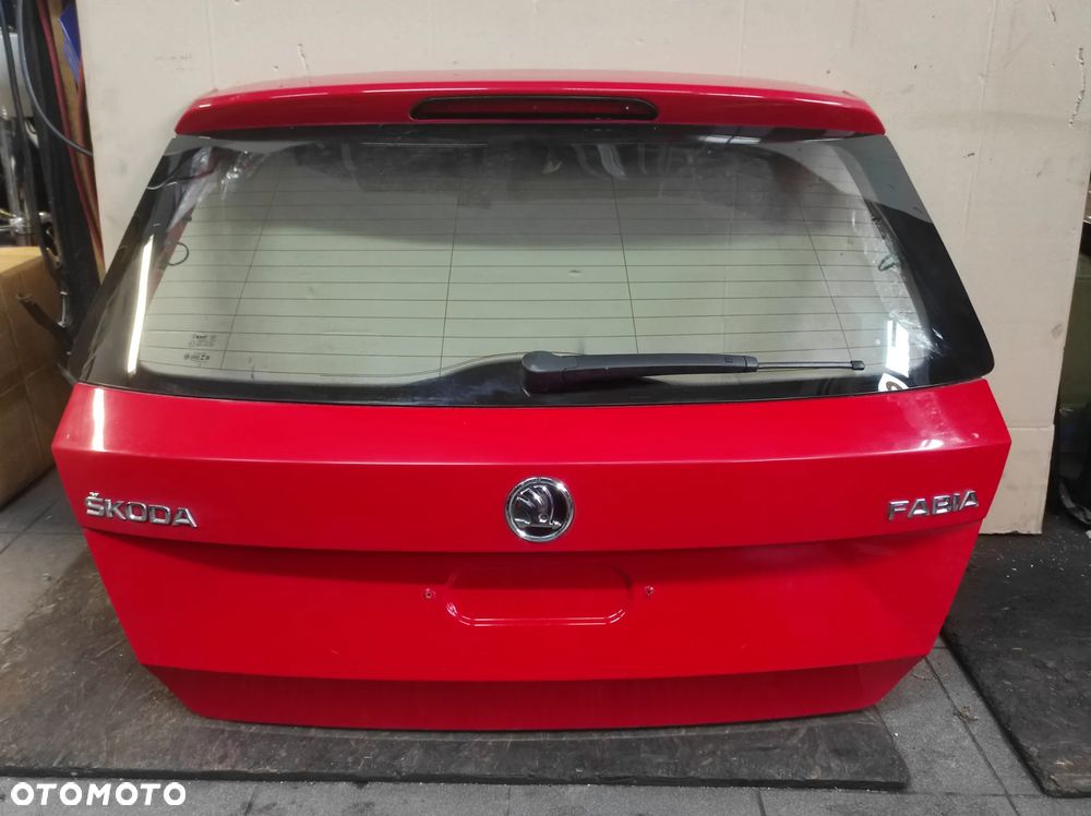 SKODA FABIA 3 HB KLAPA BAGAŻNIKA TYLNA SZYBA LF3K 8T8T CZERWONA KOMPLETNA WYSYŁKA !!!!! - 1