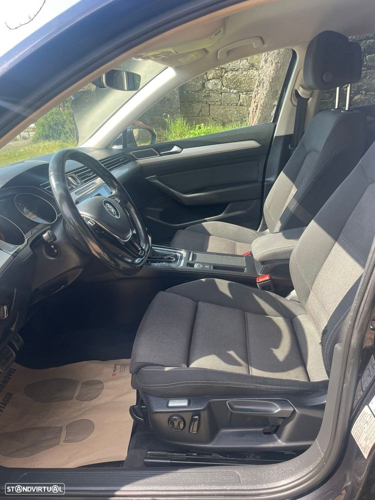 VW Passat 2.0 TDI (BlueMotion ) DSG Trendline - 17
