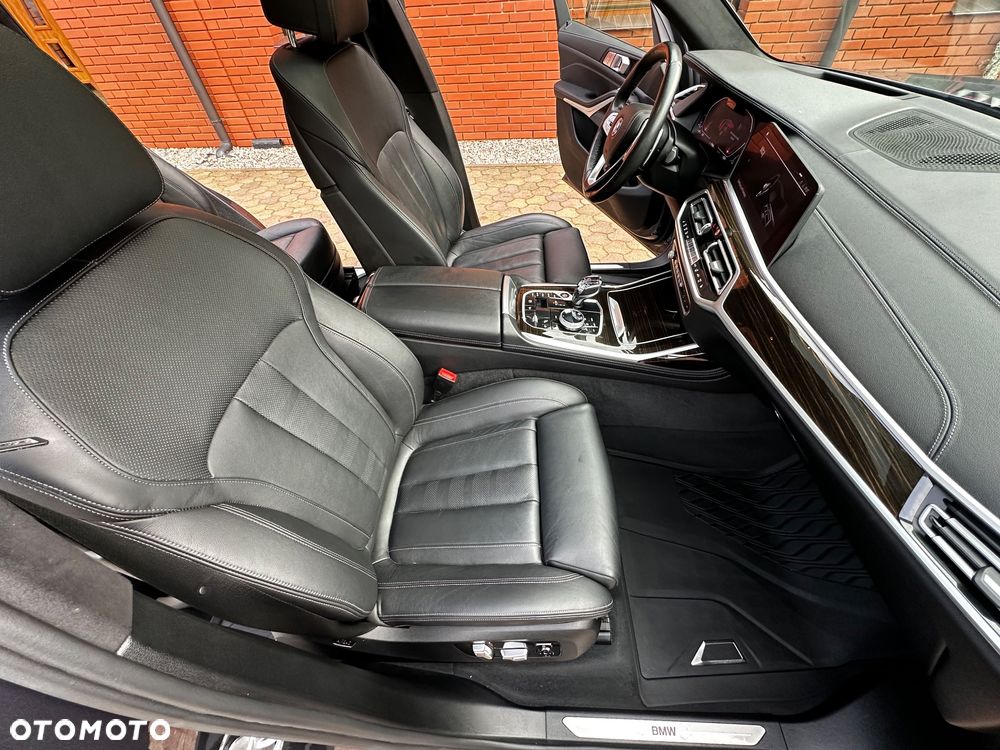 BMW X7 xDrive40i - 25