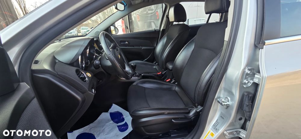 Chevrolet Cruze 1.4 T LTZ - 32