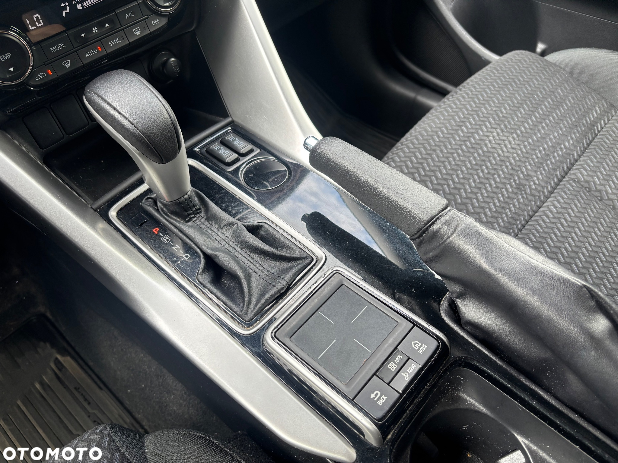 Mitsubishi Eclipse Cross 1.5 T Invite Plus CVT - 16