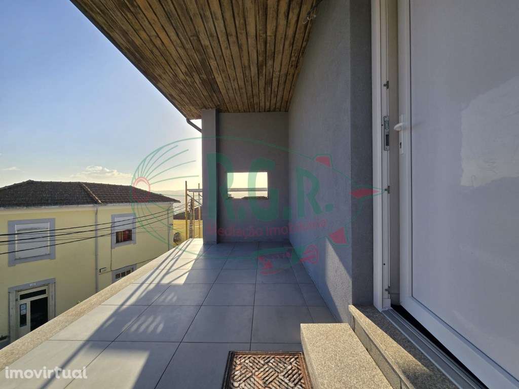 Andar Moradia T3 Renovado ! Área Exterior Privativa | Entrada Indep... - Grande imagem: 2/43