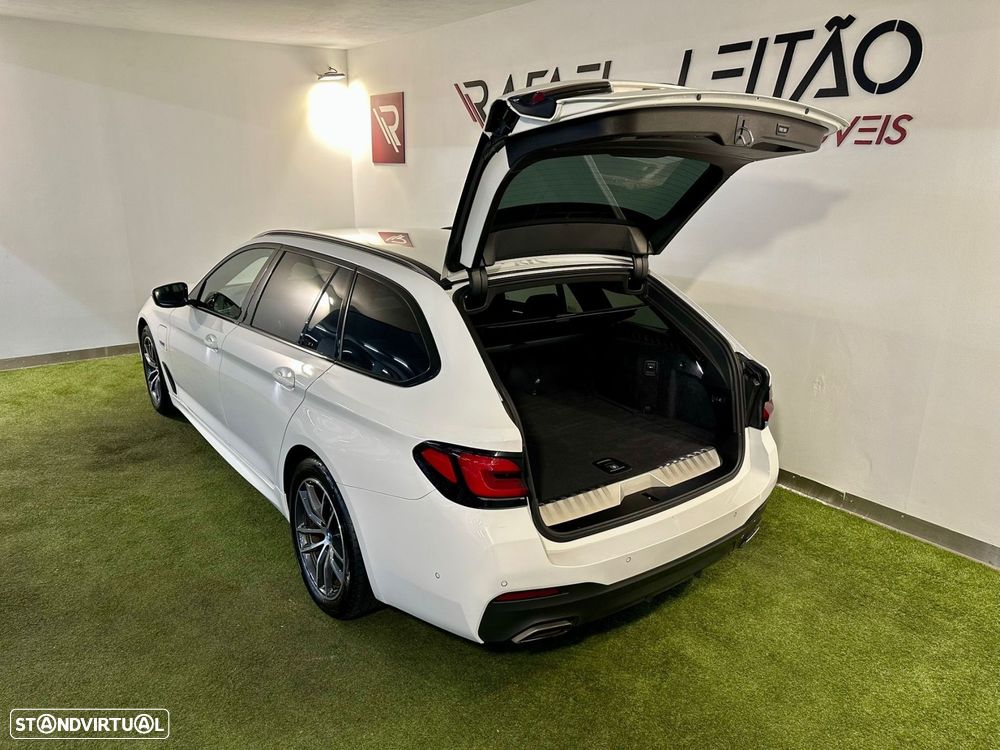 BMW 520 e Pack M - 38