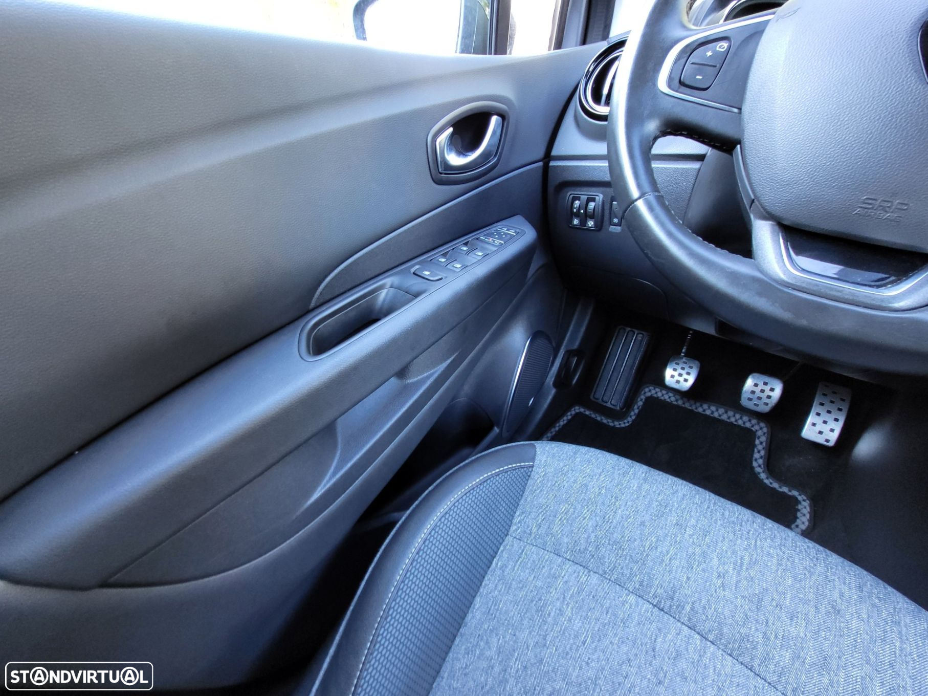 Renault Captur 1.3 TCe Exclusive - 11