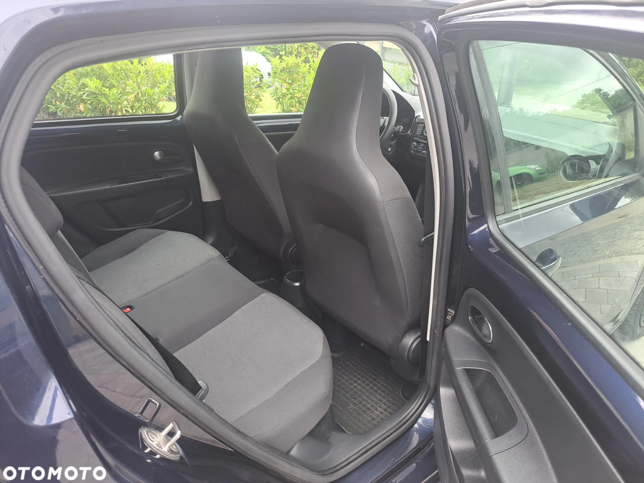 Volkswagen up! (BlueMotion Technology) ASG move - 15