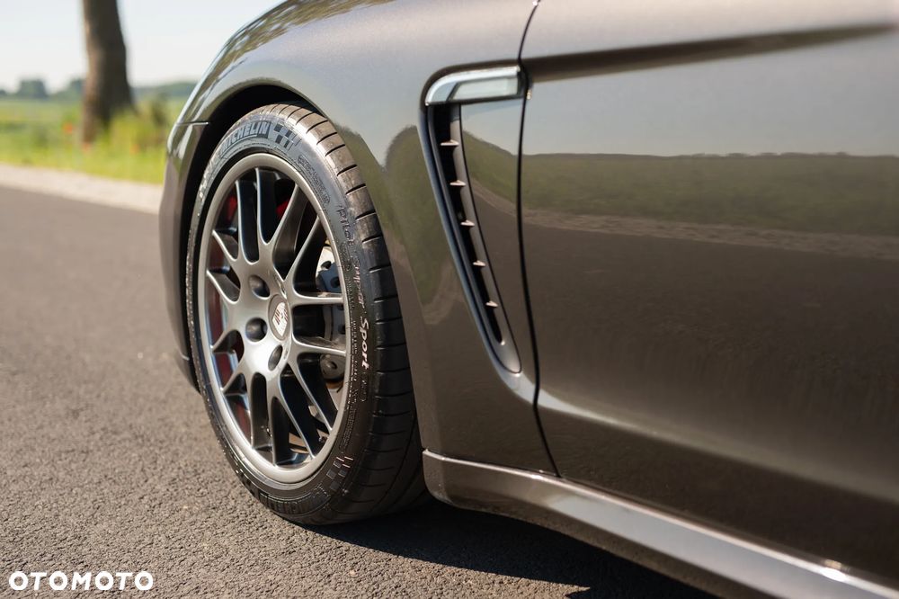 Porsche Panamera Turbo Executive - 9