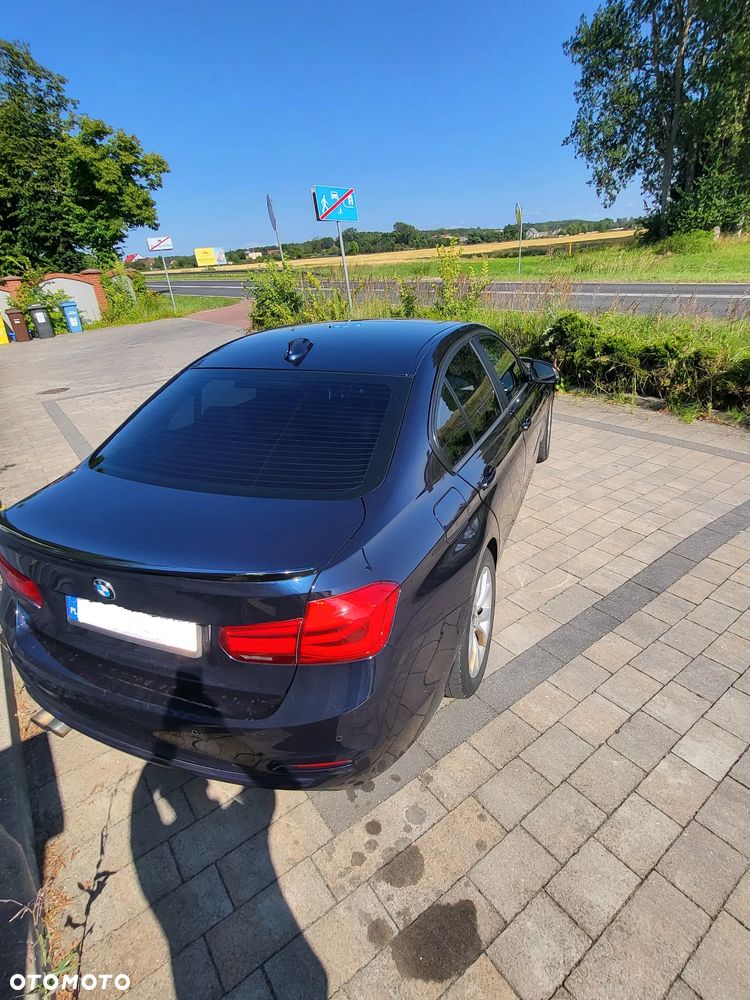 BMW Seria 3 320i - 6