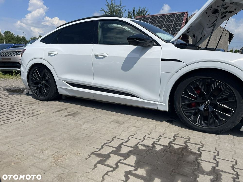 Audi Q8 Sportback e-tron - 6