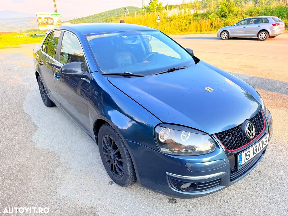 Volkswagen Jetta - 2