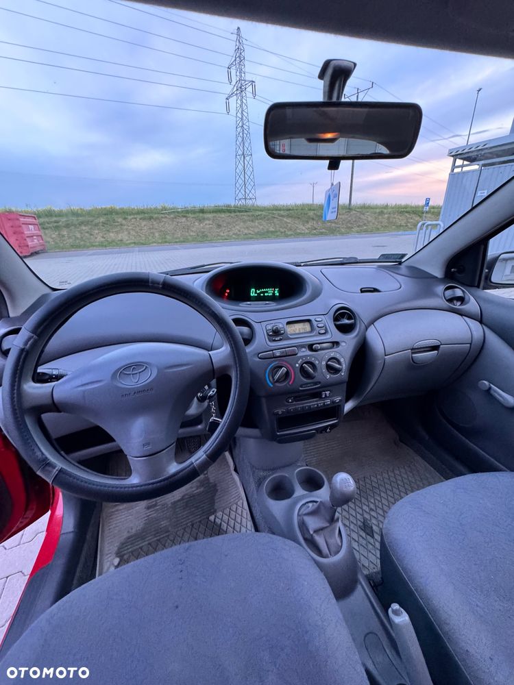 Toyota Yaris 1.0 Luna - 9