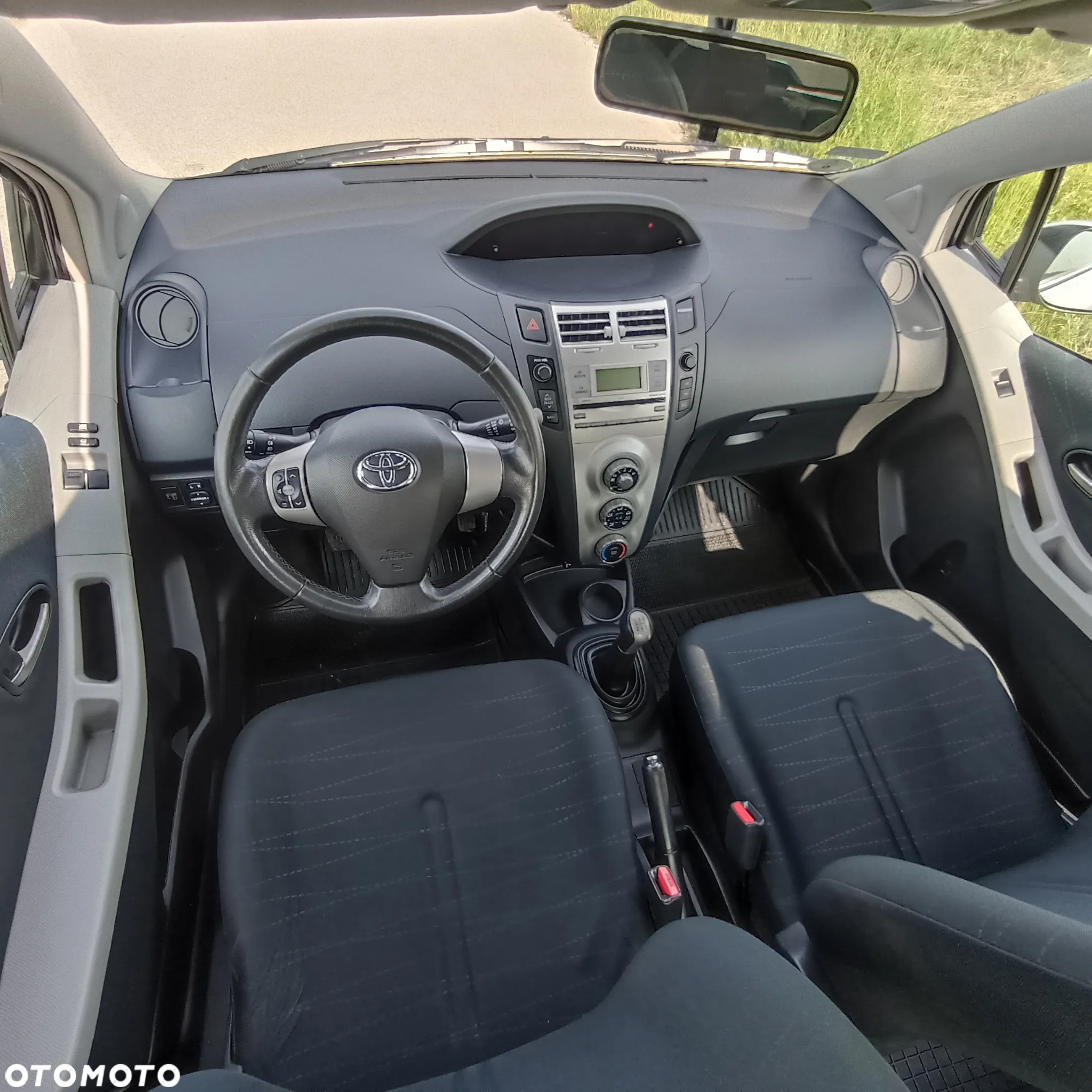 Toyota Yaris 1.3 Prestige - 5