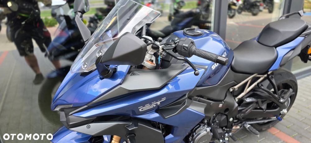 Suzuki GSX - 30