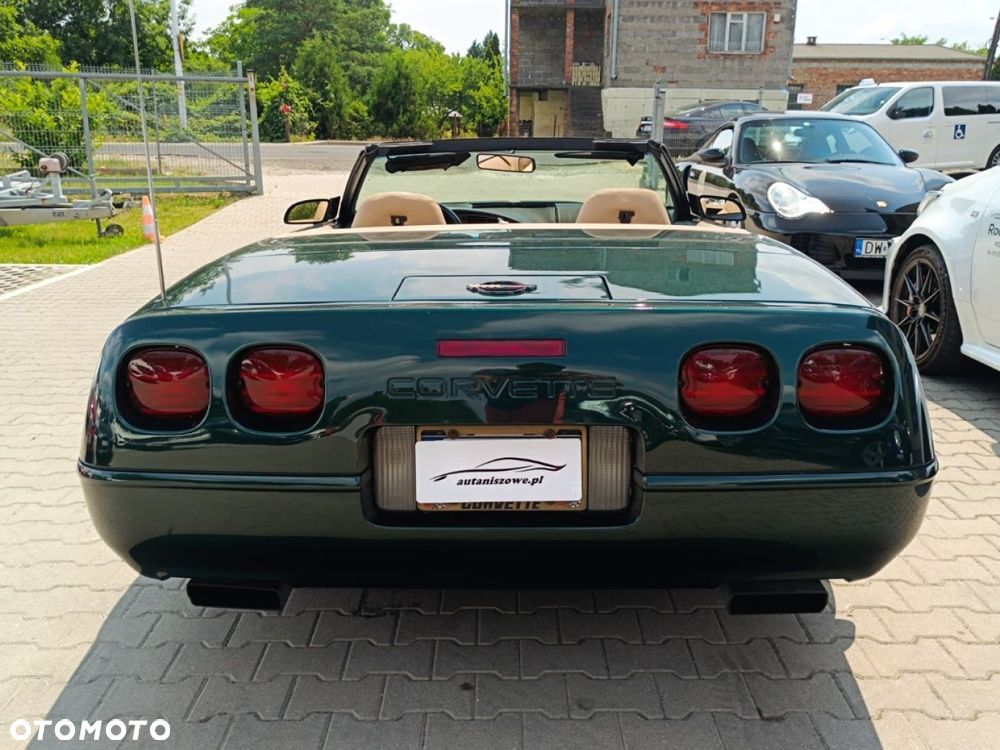 Chevrolet Corvette - 16