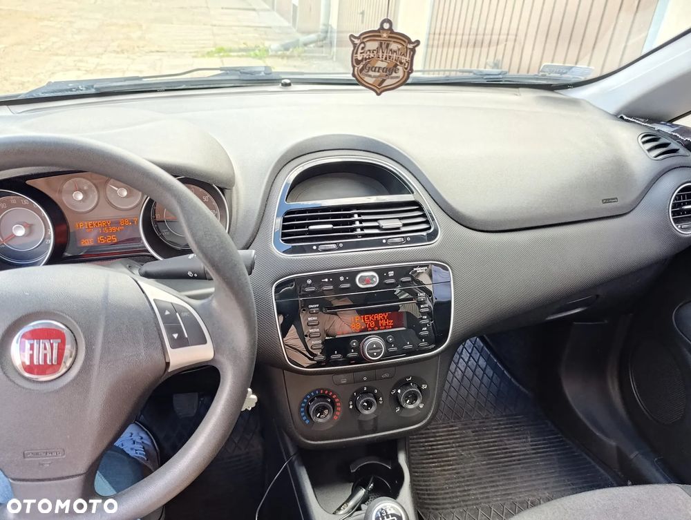 Fiat Punto 1.4 Young - 6