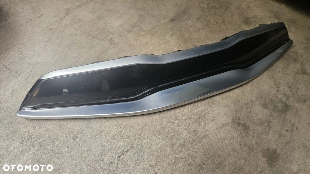 Kia Stonic YB Grill 86351H8410 - 9