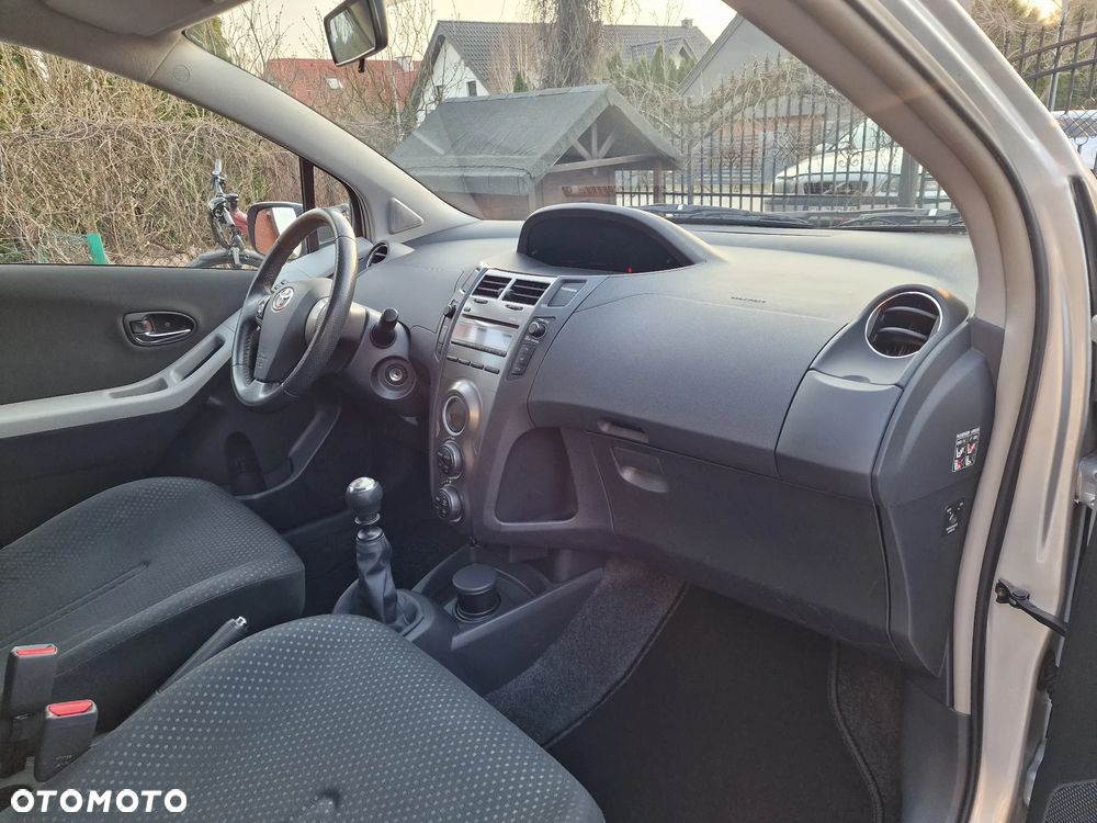 Toyota Yaris 1.33 Luna - 27