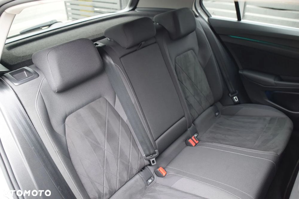 Volkswagen Golf 1.5 eTSI EVO Style DSG - 31