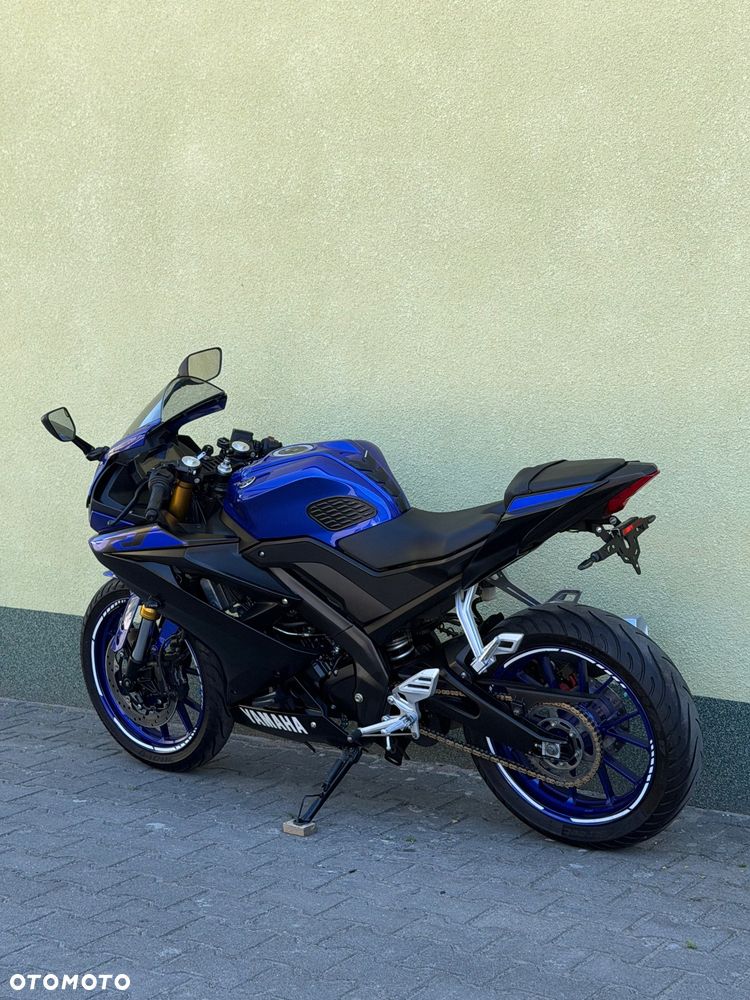 Yamaha YZF - 19