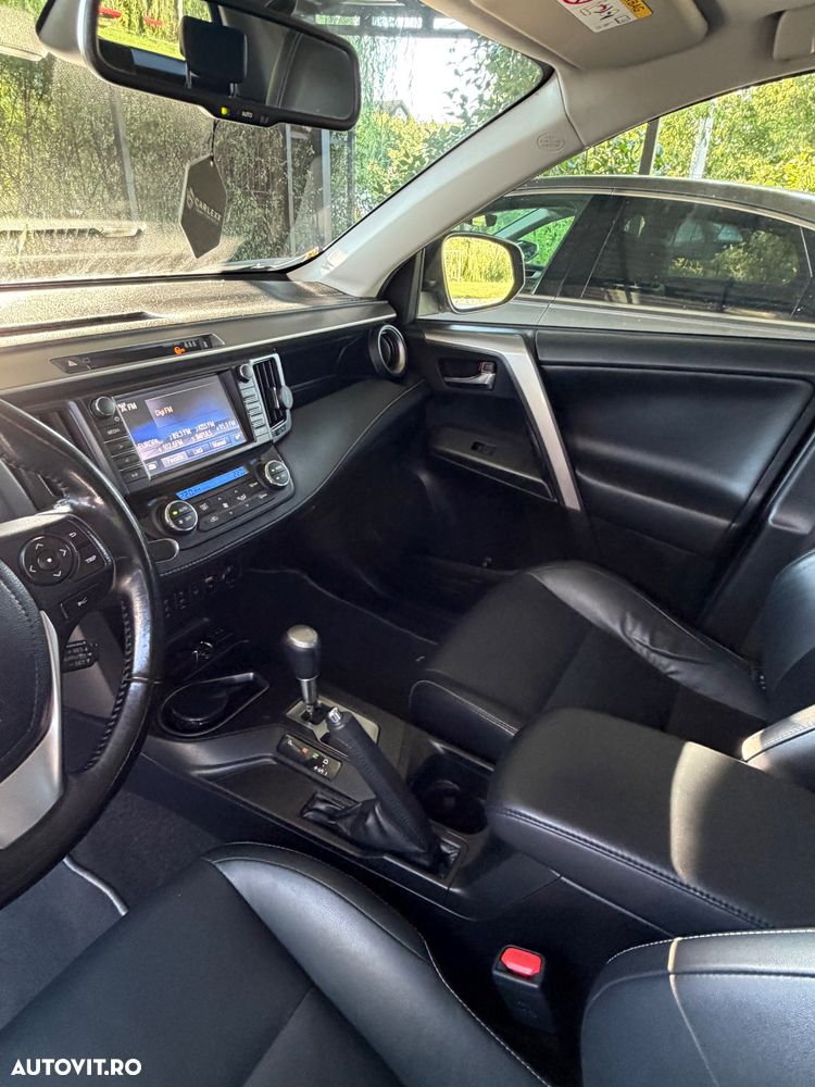 Toyota RAV4 2.5 VVT-i 4x4 Luxury - 16