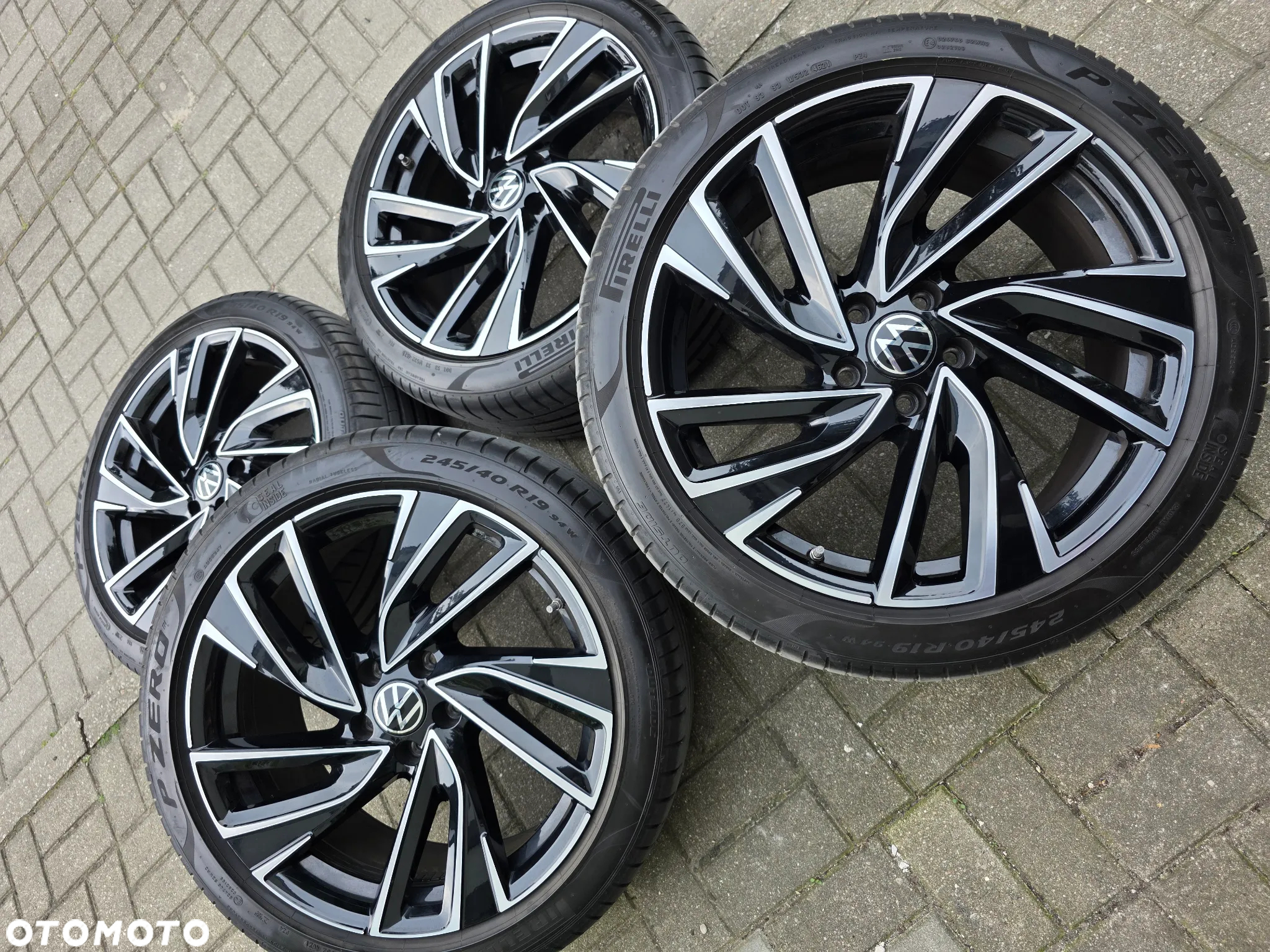 Volkswagen Arteon 2.0 TSI 4Motion R DSG - 26