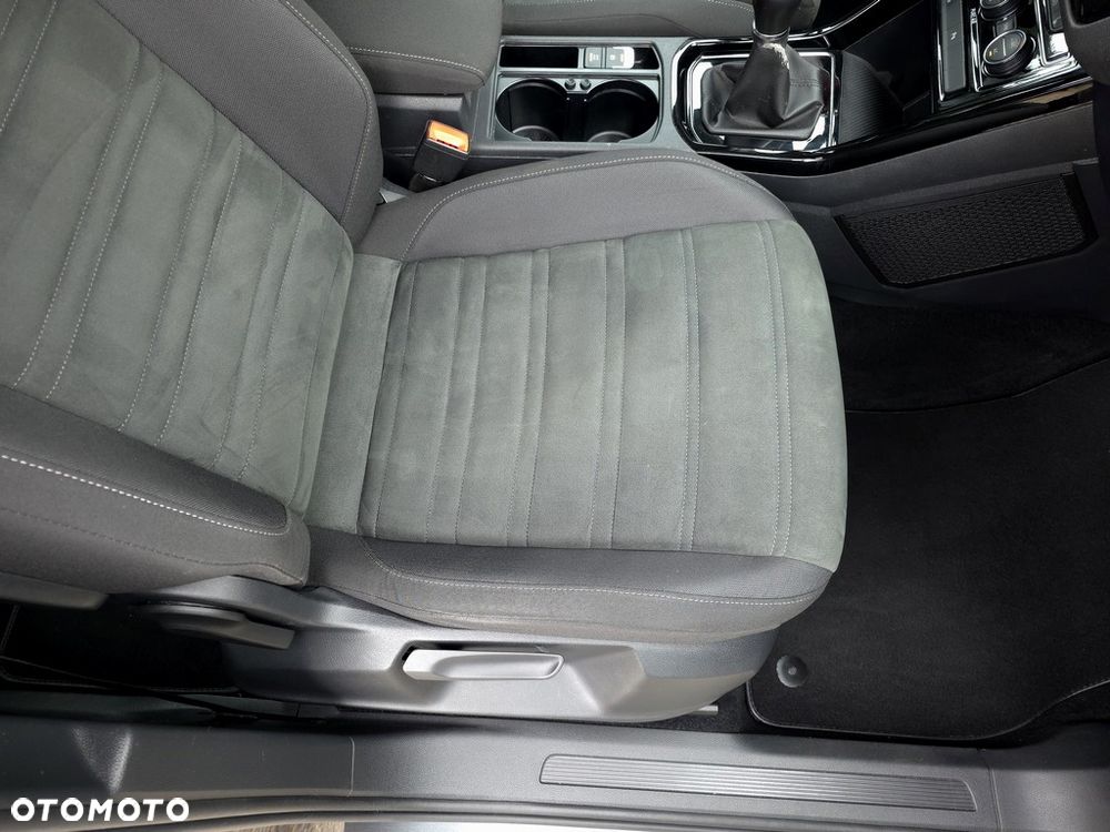 Volkswagen Touran 2.0 TDI BMT Highline - 12