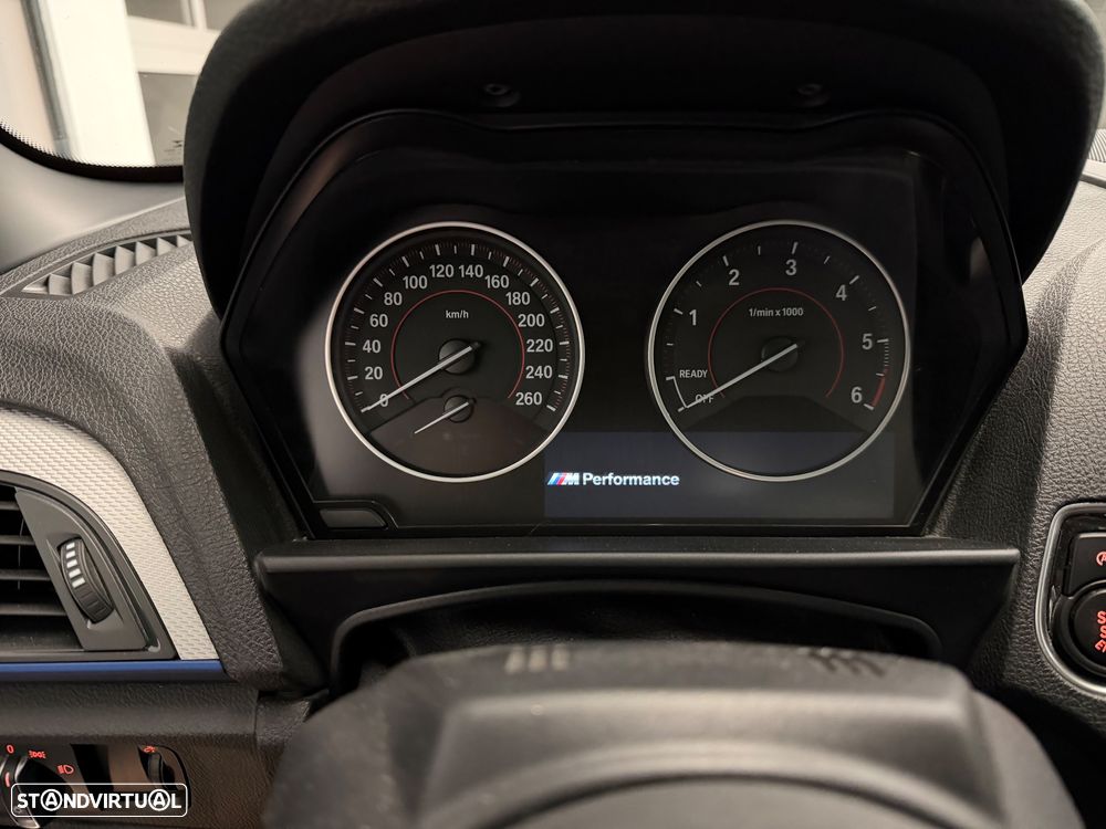 BMW 220 d Cabrio Pack M Auto - 32