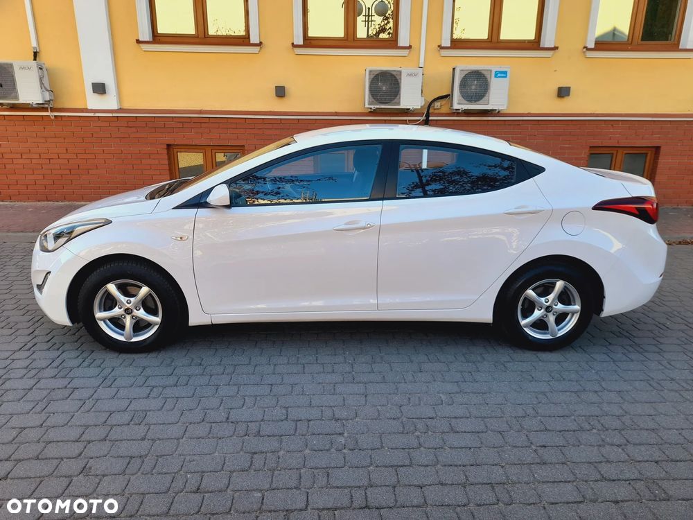 Hyundai Elantra - 7
