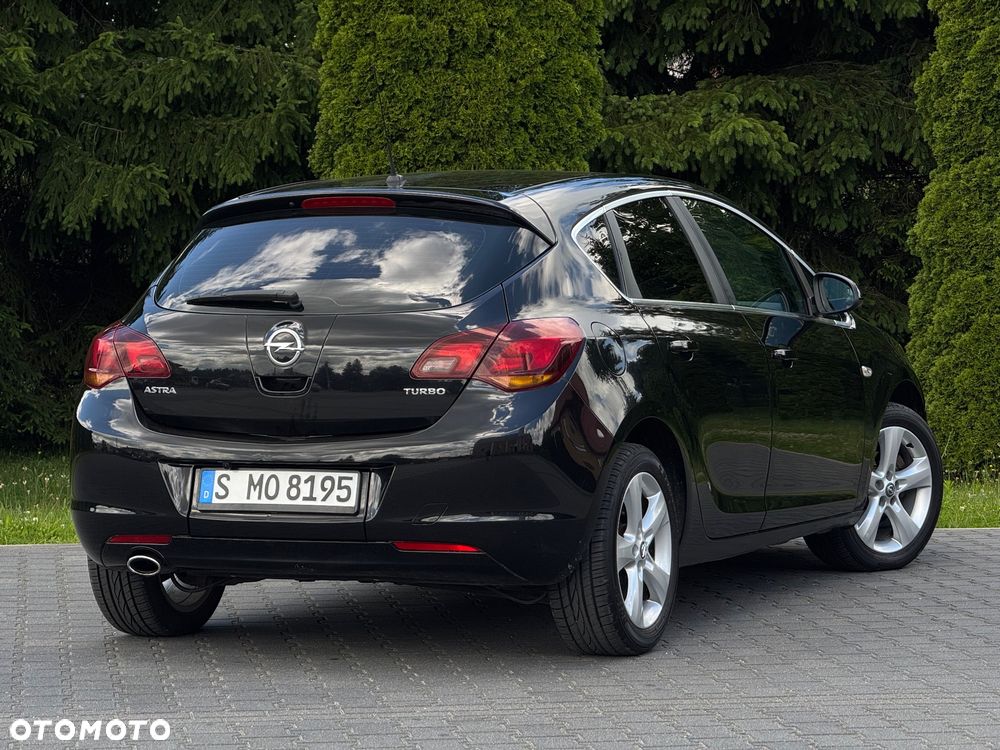 Opel Astra 1.4 Turbo Design Edition - 17