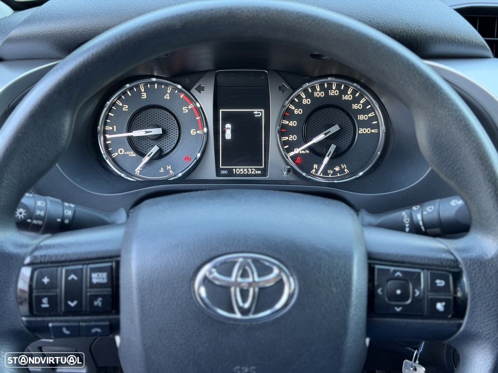 Toyota Hilux 2.4 D-4D CD 5L - 10