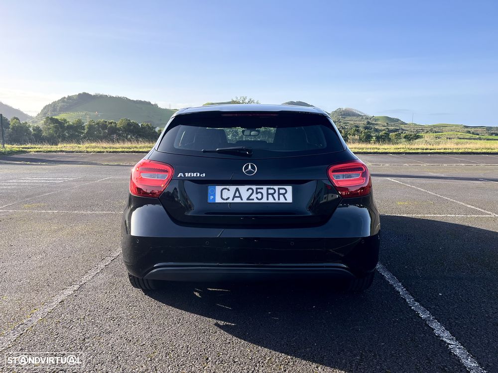 Mercedes-Benz A 180 d BlueEFFICIENCY Edition - 4