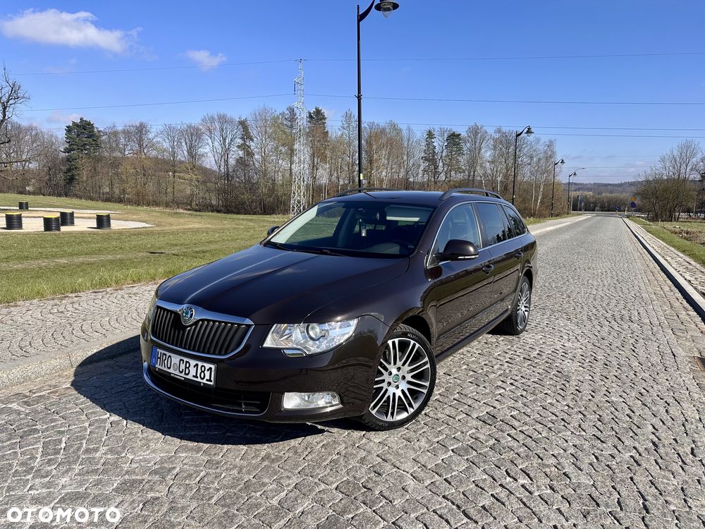 Skoda Superb 2.0 TDI DSG Exclusive - 2