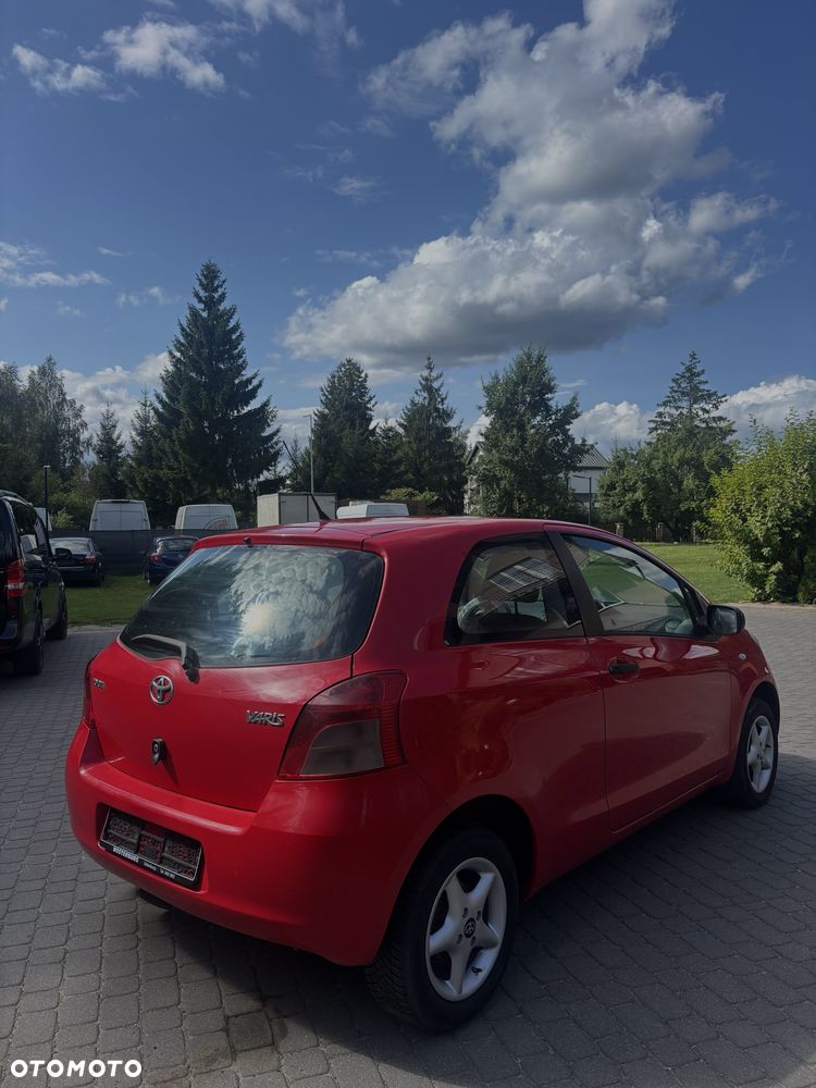 Toyota Yaris - 4