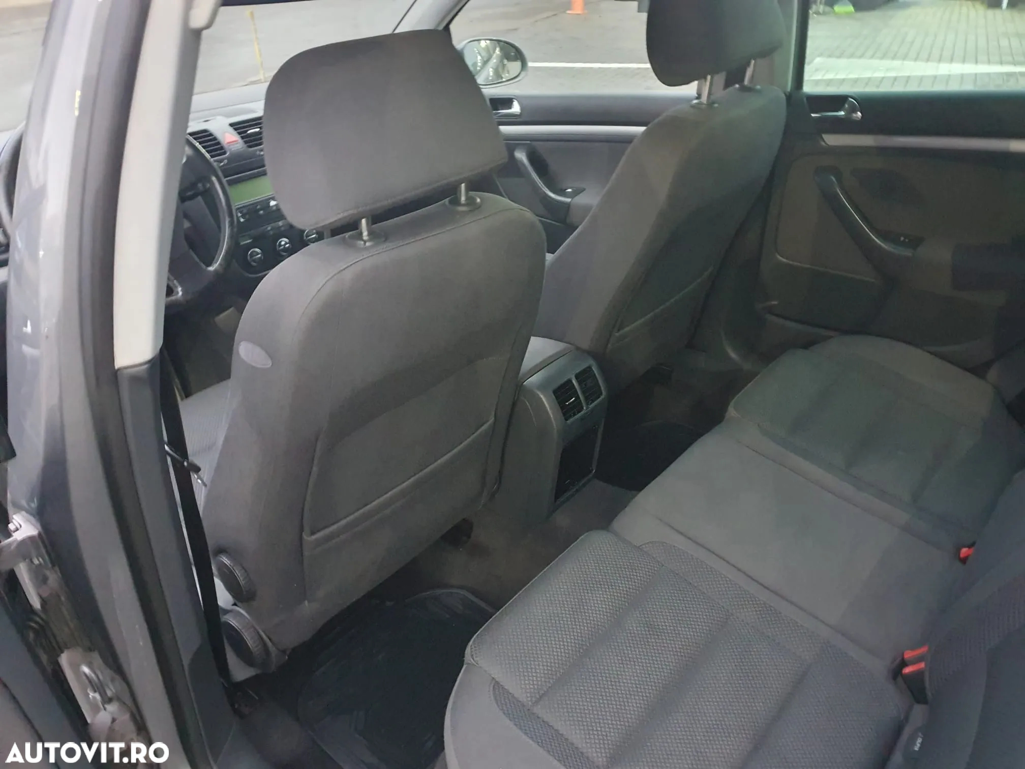 Volkswagen Golf 2.0 FSI Sportline - 11