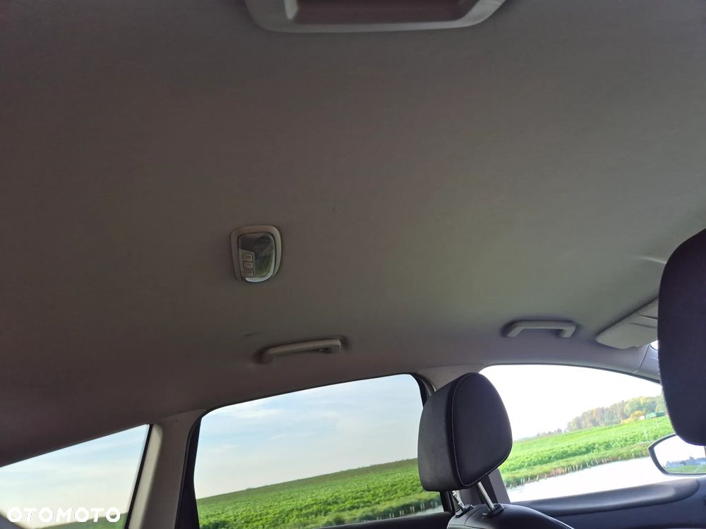 Ford Kuga - 31