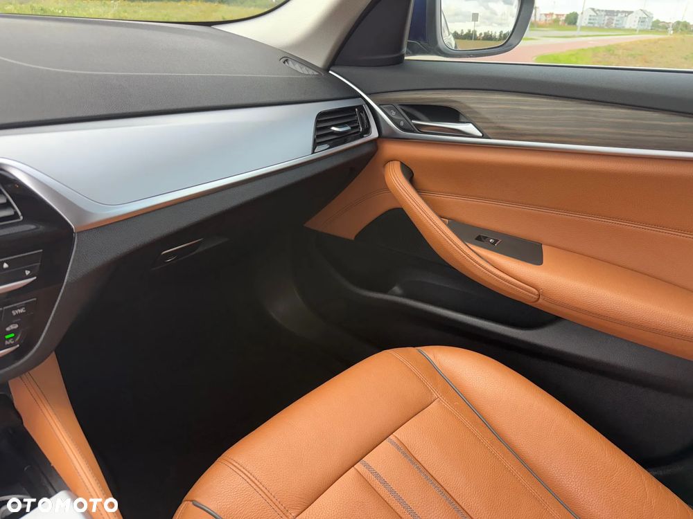 BMW Seria 5 520d xDrive Luxury Line sport - 20
