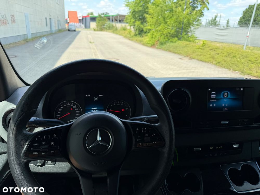 Mercedes-Benz Sprinter - 17