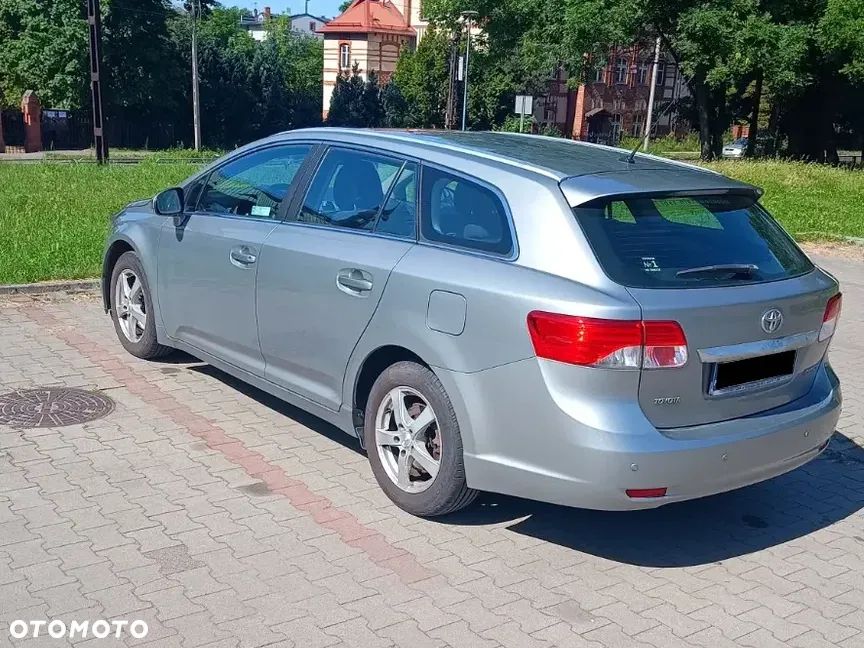 Toyota Avensis 2.0 D-4D Active - 5