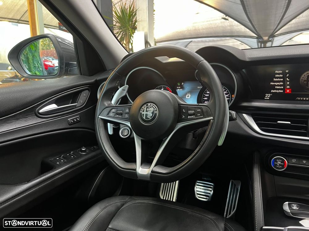 Alfa Romeo Stelvio 2.2 D TI AT8 - 28