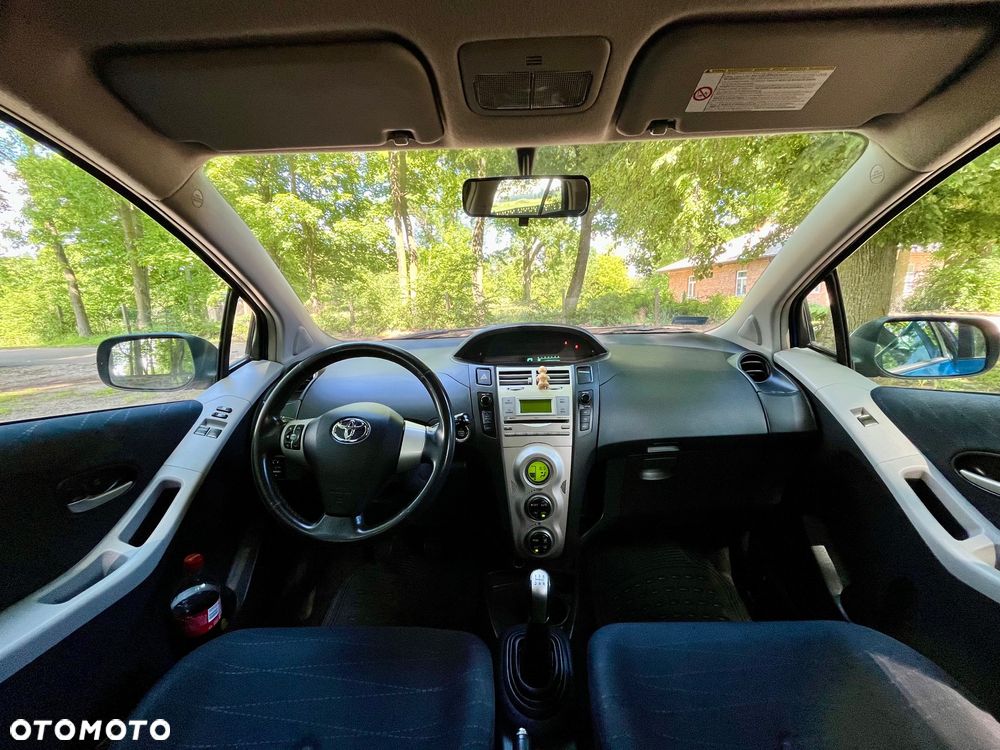 Toyota Yaris 1.3 Luna Hit - 9