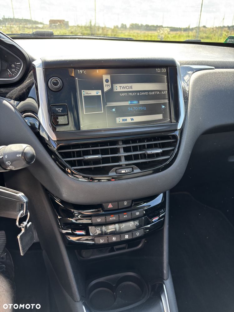 Peugeot 208 1.2 PureTech Allure - 6