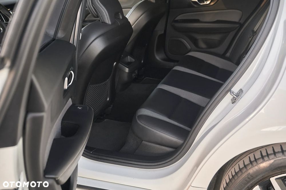 Volvo S60 T4 Geartronic RDesign - 24