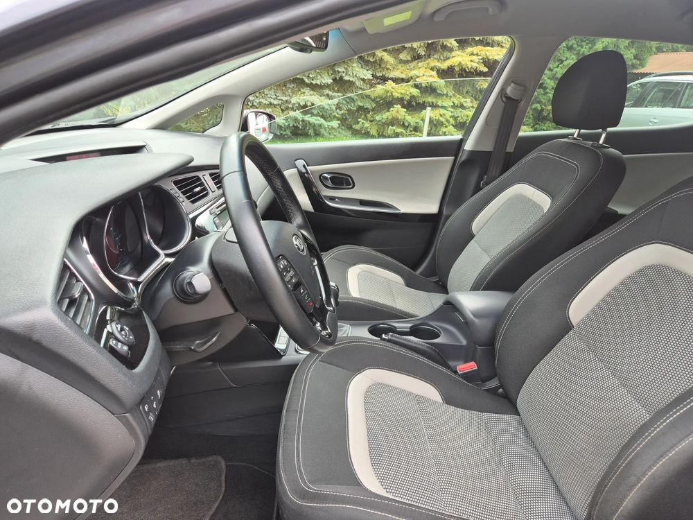 Kia Ceed 1.4 CVVT Dream-Team Edition - 23
