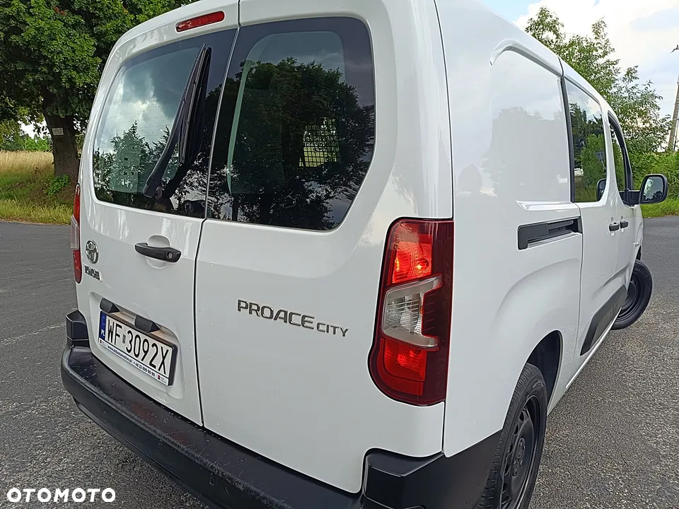 Toyota Proace City 1.5 D-4D Long 2,3t Active (bryg.) - 12