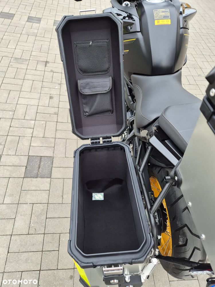 QJMOTOR SRT900SX - 16