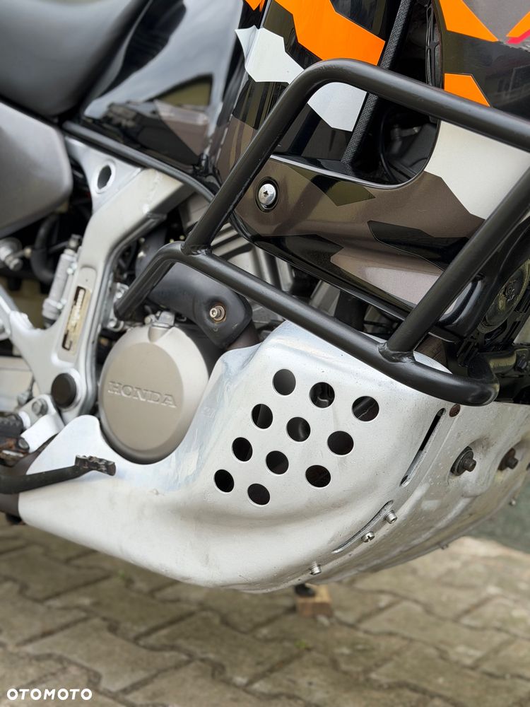 Honda XRV - 5