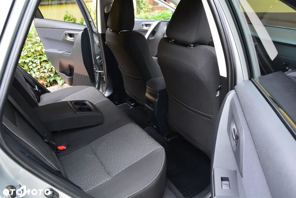 Toyota Auris 1.6 Premium Comfort - 22