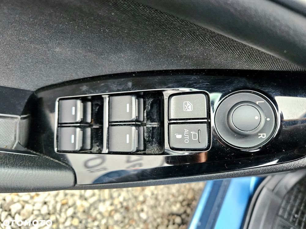 Mazda 3 SKYACTIV-G 120 Signature - 24